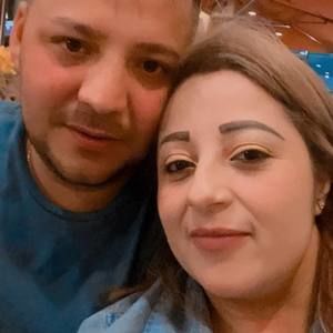 Meet your Posher, Yoli